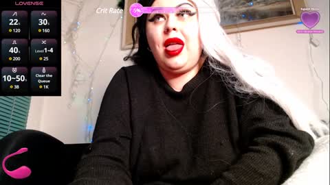 Snapshot of psychobitch69 chatting on 01-12-25, 07:31 OlivePsy online show from 01-12-25, 07:31