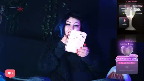 Snapshot of psychobitch69 chatting on 01-11-26, 09:20 OlivePsy online show from 01-11-26, 09:20