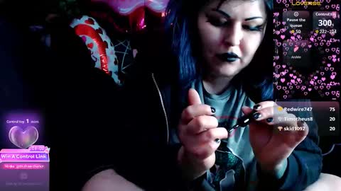 Snapshot of psychobitch69 chatting on 02-12-26, 11:55 OlivePsy online show from 02-12-26, 11:55