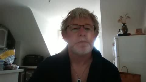 Snapshot of ptitrouquin chatting on 09-26-25, 07:01 ptitrouquin online show from 09-26-25, 07:01