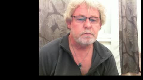 Snapshot of ptitrouquin chatting on 11-19-25, 06:41 ptitrouquin online show from 11-19-25, 06:41