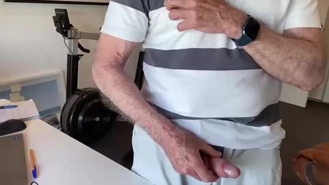 Snapshot of puffiest chatting on 12-20-24, 01:47 puffiest online show from 12-20-24, 01:47