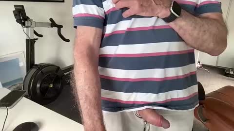 Snapshot of puffiest chatting on 01-01-25, 10:46 puffiest online show from 01-01-25, 10:46