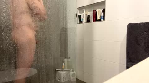 Snapshot of puffiest chatting on 01-12-25, 10:12 puffiest online show from 01-12-25, 10:12