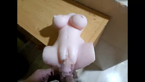 Snapshot of puigi11 chatting on 01-08-25, 08:27 Luigi11 online show from 01-08-25, 08:27