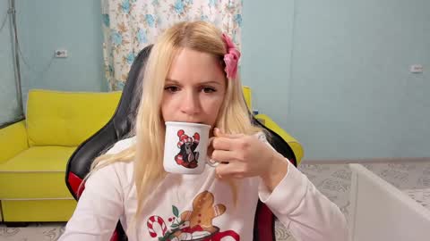 Victoria online show from 12-31-24, 06:37