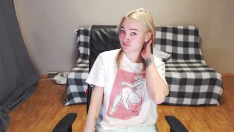 Snapshot of puma_ma chatting on 12-10-24, 03:52 Polly online show from 12-10-24, 03:52