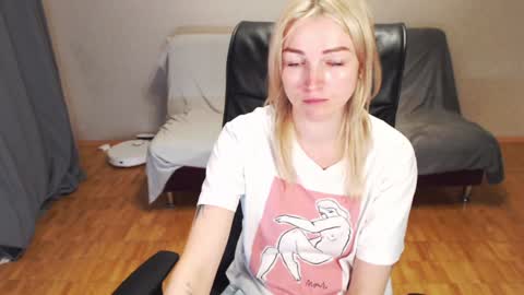 Snapshot of puma_ma chatting on 12-15-24, 03:53 Polly online show from 12-15-24, 03:53