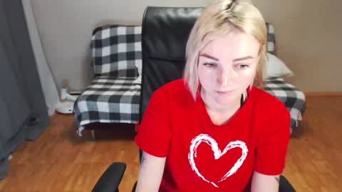 Snapshot of puma_ma chatting on 12-21-24, 03:42 Polly online show from 12-21-24, 03:42