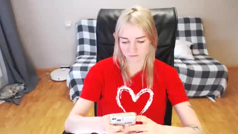 Snapshot of puma_ma chatting on 03-11-25, 10:40 Polly online show from 03-11-25, 10:40