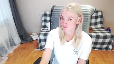 Snapshot of puma_ma chatting on 09-15-25, 12:38 Polly online show from 09-15-25, 12:38