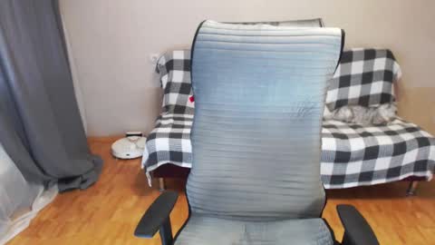 Snapshot of puma_ma chatting on 09-19-25, 04:14 Polly online show from 09-19-25, 04:14