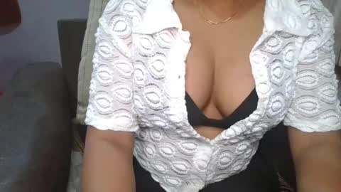 Snapshot of puneripiya chatting on 02-10-25, 06:03 sania 141414 online show from 02-10-25, 06:03