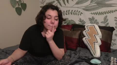 Snapshot of punkpuppy chatting on 12-22-24, 11:41 emmy online show from 12-22-24, 11:41