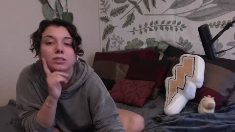 Snapshot of punkpuppy chatting on 01-06-25, 07:13 emmy online show from 01-06-25, 07:13