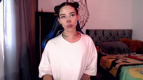 Snapshot of pupi_wolf chatting on 10-21-25, 07:03 Cris online show from 10-21-25, 07:03