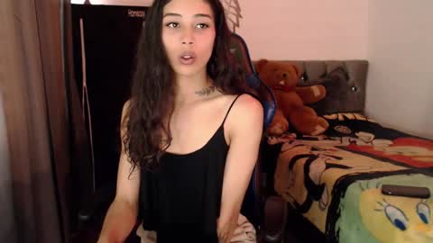 Snapshot of pupi_wolf chatting on 10-22-25, 05:45 Cris online show from 10-22-25, 05:45