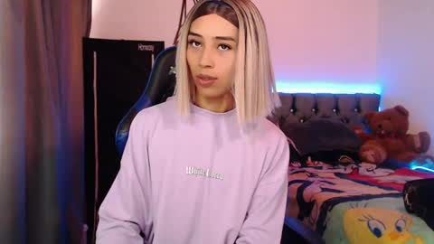 Snapshot of pupi_wolf chatting on 10-29-25, 02:08 Cris online show from 10-29-25, 02:08