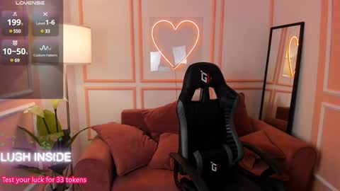 Snapshot of pure_flower_alison chatting on 01-24-25, 05:00 Alison online show from 01-24-25, 05:00