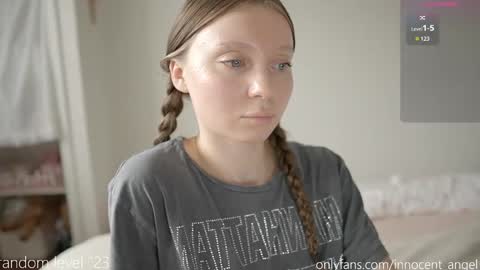 i dont do shows for free. watching here silently and waiting for me to start showing you something for free is useless online show from 10-27-25, 12:53