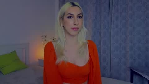 Snapshot of purevibrations chatting on 02-25-25, 07:14 Isabelle online show from 02-25-25, 07:14