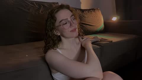 Marie online show from 02-19-25, 09:36