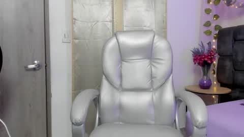 Sara online show from 01-19-25, 03:50