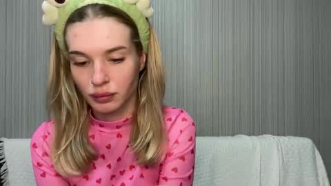 Lina online show from 11-03-25, 12:06