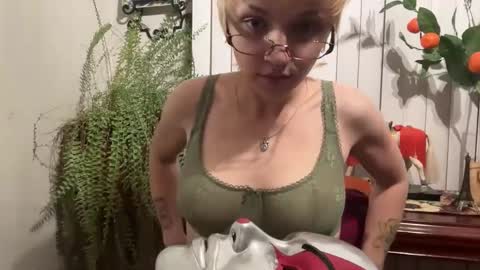 Snapshot of pvnkpixie chatting on 09-09-25, 04:45 pvnkpixie online show from 09-09-25, 04:45