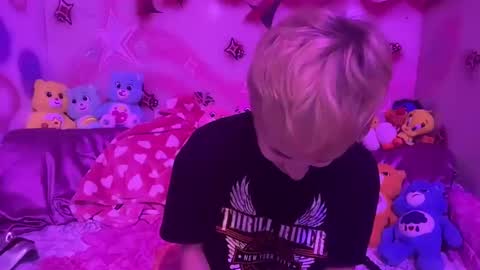 Snapshot of pvnkpixie chatting on 09-18-25, 03:14 pvnkpixie online show from 09-18-25, 03:14