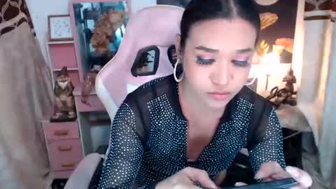 Queen Agatha online show from 11-06-25, 05:36