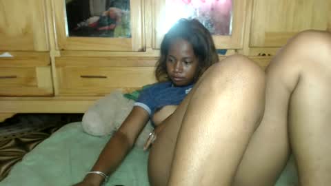 Snapshot of qeen_sexy chatting on 02-14-25, 07:38 queen sexy online show from 02-14-25, 07:38