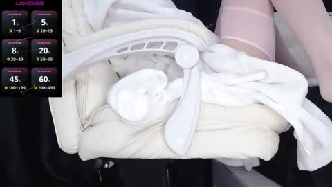 qianqian_ online show from 10-30-25, 09:44