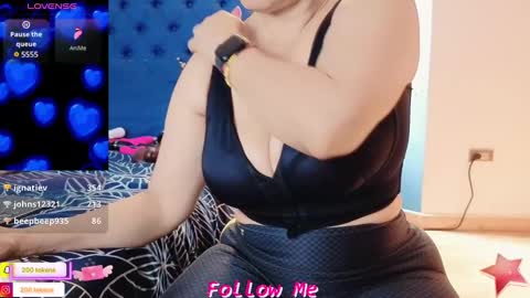 Snapshot of qu33nandh3rk1ng chatting on 02-07-25, 04:56 Queen And King online show from 02-07-25, 04:56