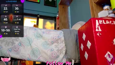 Queen And King online show from 11-18-25, 06:12