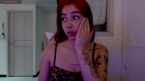 Snapshot of quee_tiana chatting on 12-03-25, 05:33 your princess online show from 12-03-25, 05:33