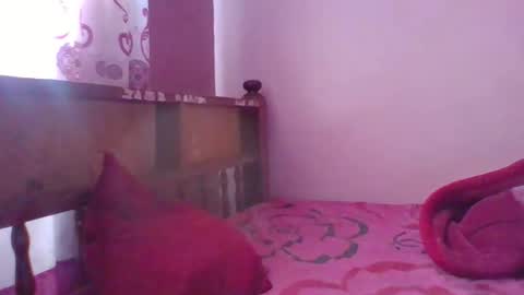 queen014 online show from 11-15-25, 07:49