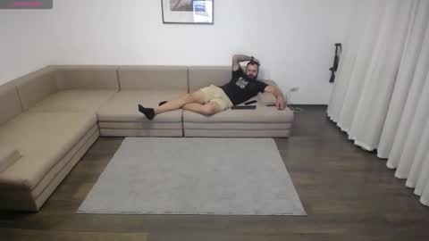 queen_bj19 online show from 11-09-25, 07:34