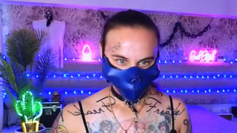 Snapshot of queen_freak chatting on 09-26-25, 11:47 Queen Freak online show from 09-26-25, 11:47