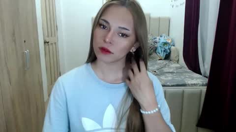 Snapshot of queen_heart0 chatting on 02-16-26, 02:18 shawny online show from 02-16-26, 02:18