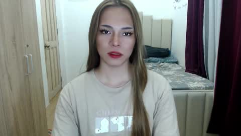 Snapshot of queen_heart0 chatting on 02-21-26, 01:39 shawny online show from 02-21-26, 01:39