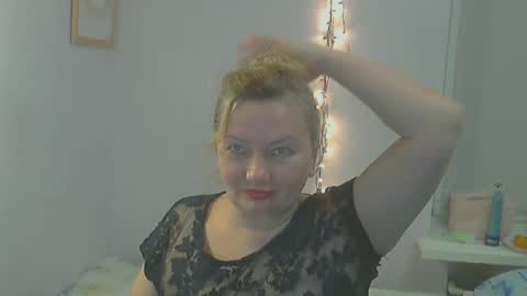 queen_jane8 online show from 12-17-24, 07:48