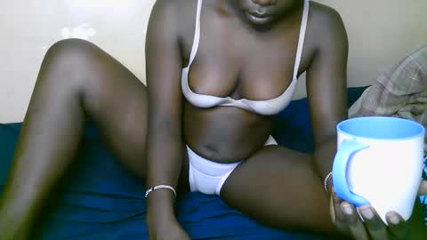 queen_latasha online show from 12-01-25, 06:46