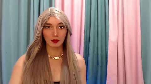 Snapshot of queen_lucifer chatting on 11-26-25, 10:27 Queen Lucifer online show from 11-26-25, 10:27