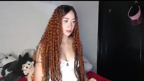 Snapshot of queen_of_m111lk chatting on 10-18-25, 01:19 queen_of_m111lk online show from 10-18-25, 01:19