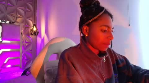 Snapshot of queen_perla_ chatting on 01-31-26, 07:11 online show from 01-31-26, 07:11