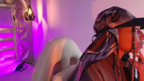 Snapshot of queen_perla_ chatting on 02-02-26, 11:31 online show from 02-02-26, 11:31