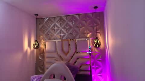 Snapshot of queen_perla_ chatting on 02-14-26, 11:51 online show from 02-14-26, 11:51