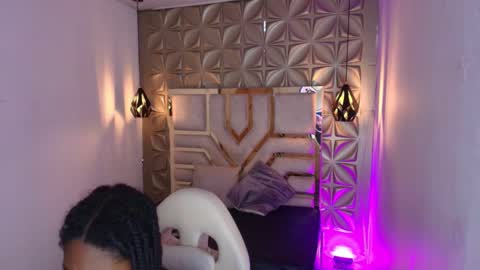 Snapshot of queen_perla_ chatting on 02-21-26, 11:55 online show from 02-21-26, 11:55