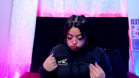 queen_salomme online show from 12-18-25, 08:59